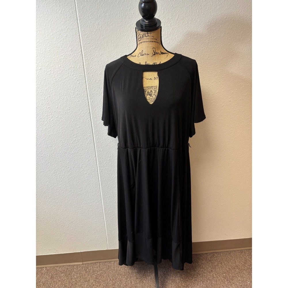 Torrid Women's Size 3X Black Dress Keyhole Neckline Short Sleeve Cinched Waist